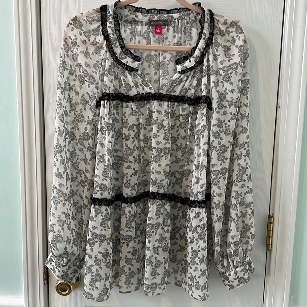 Vince Camuto Top